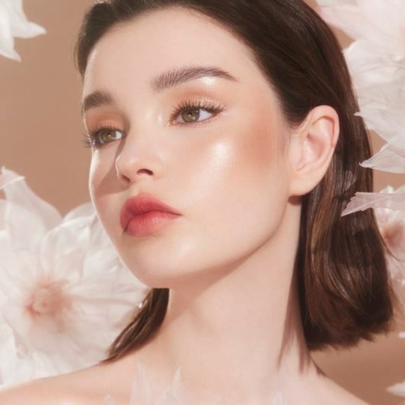 Dear Dahila Petal Blooming Edition Satin Glow Lip Stain - "Adore" - Picture 3 of 3